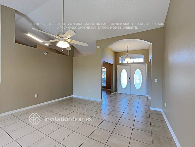 Foto del edificio - 1050 Summer Glen Dr