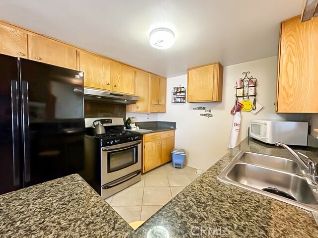 Building Photo - 411 N Sola Ave