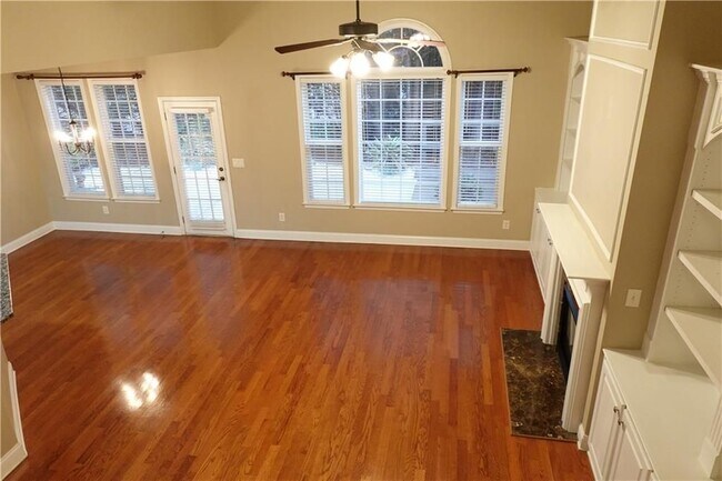 Foto del edificio - 3462 Blanding Ct