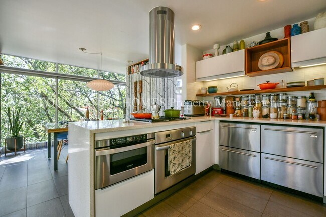Building Photo - 2 br, 2.5 bath House - 148 Madrone Rd.