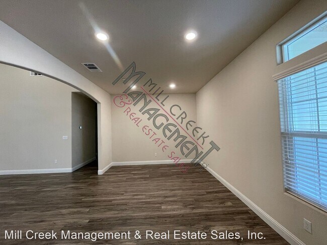 Foto del edificio - 3 br, 2 bath House - 3725 W. Wren Ave