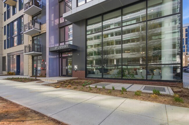 Foto del edificio - Navy Yard Modern One Bedroom W/ Stunning Amenities
