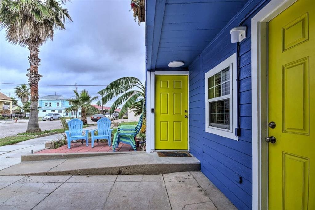 1822 23rd St, Galveston, TX 77550 Townhome Rentals in Galveston TX