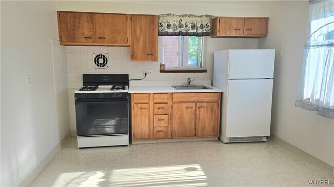 Foto del edificio - 26 Alcona Ave