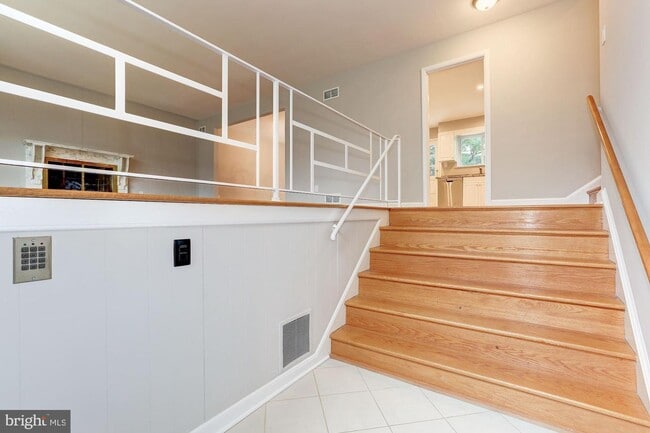 Building Photo - 5712 Tanglewood Dr