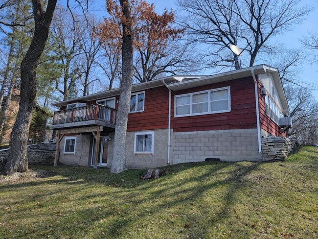 Foto del edificio - 28670 Green Lake Ave.