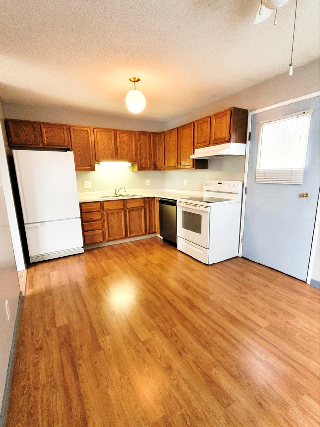 Building Photo - 10 Hallman St