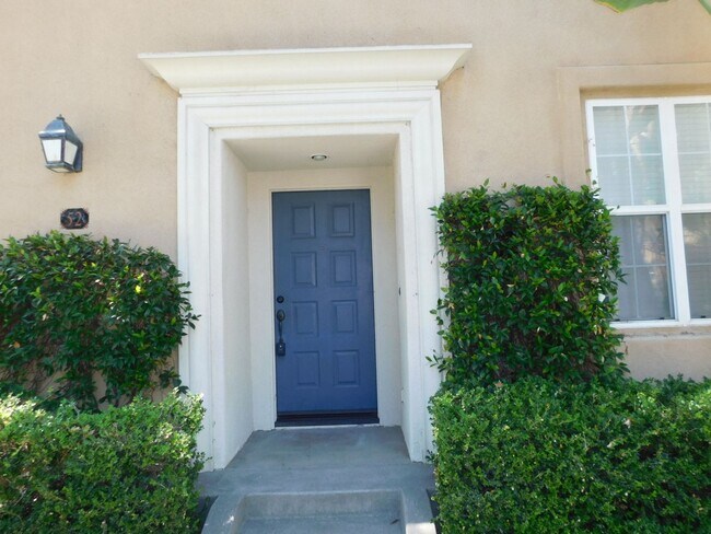 Foto del edificio - Beautiful detached home in Quail Hill. 2 M...