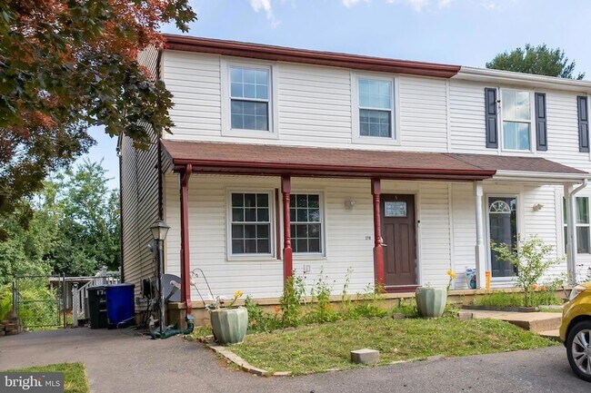 Foto del edificio - 178 Stonegate Dr