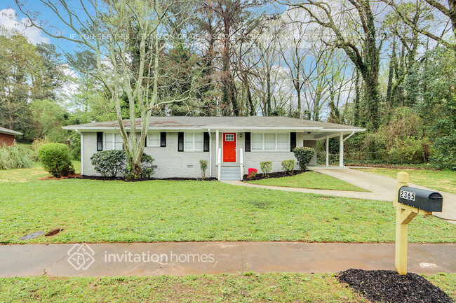 Building Photo - 2365 Shamrock Dr