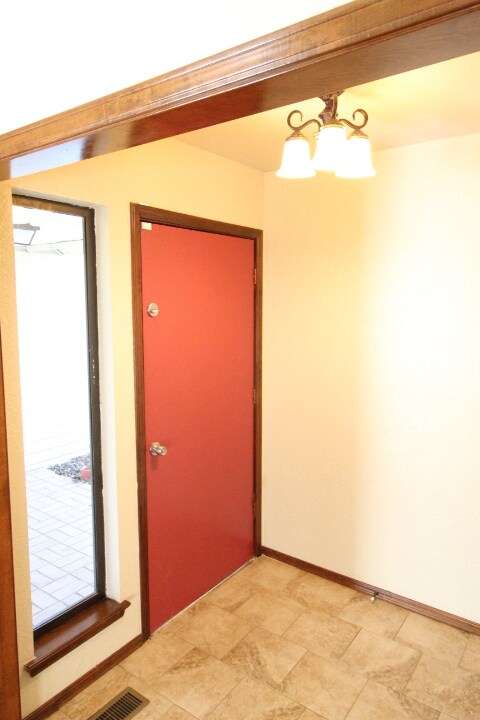 Foto del edificio - 1136 W Johnathan Way