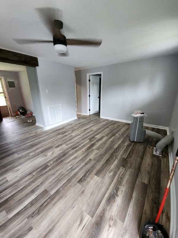 Building Photo - 415 Carver Cir
