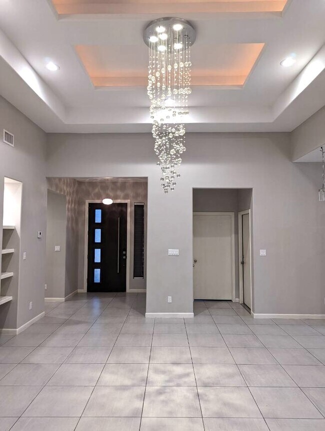 Building Photo - 6821 Stone Oak Dr