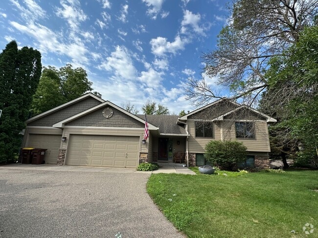 Building Photo - 4965 Credit River Dr