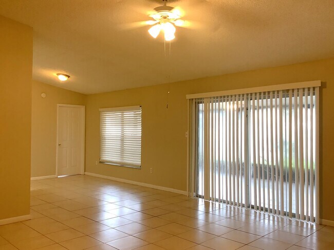Building Photo - 3034 Annadale Cir