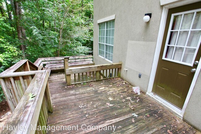 Building Photo - 504 Greentree Terrace
