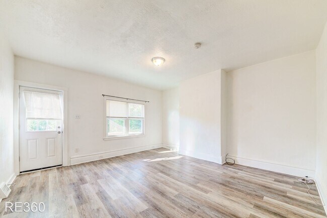 Building Photo - 2 br, 1 bath House - 24 Penelope Mt Washin...