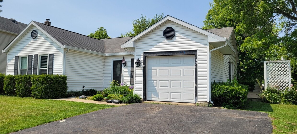 Primary Photo - 336 Burr Oak Cir