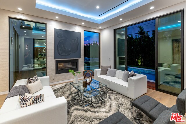 Foto del edificio - 15241 Greenleaf St