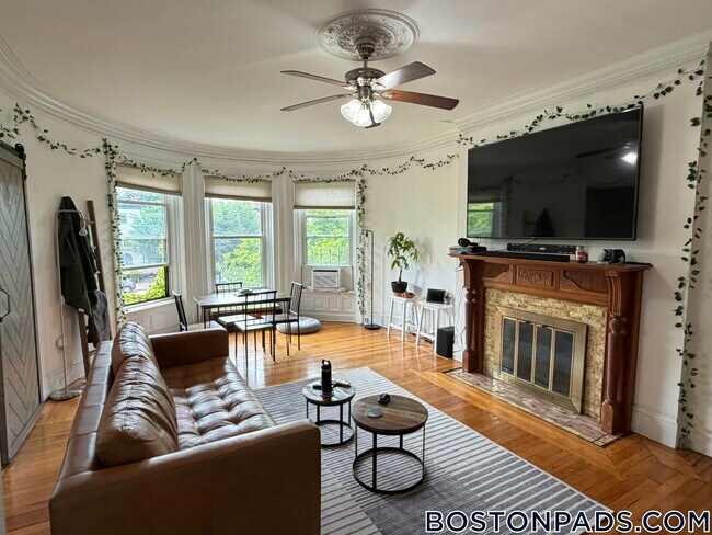 Foto del edificio - 918 Beacon St