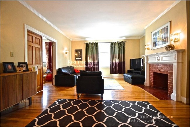 Foto del edificio - 119 Winthrop Rd