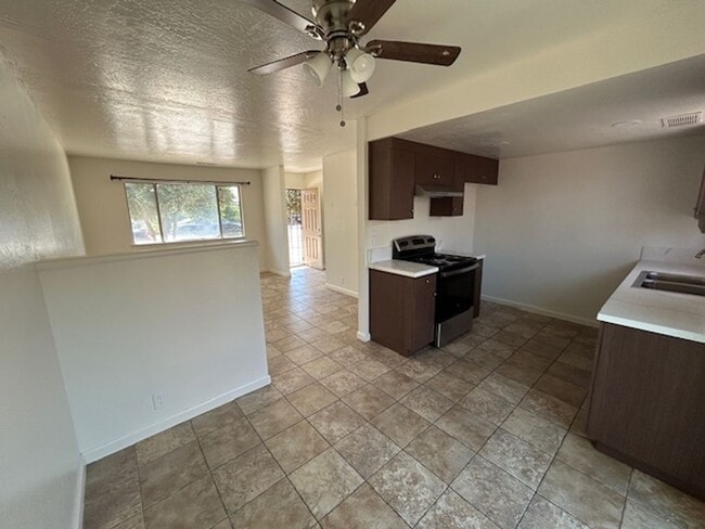 Building Photo - Newly Remodeled Apartments