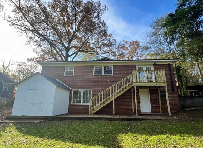 Foto del edificio - 1121 E Magnolia Ave