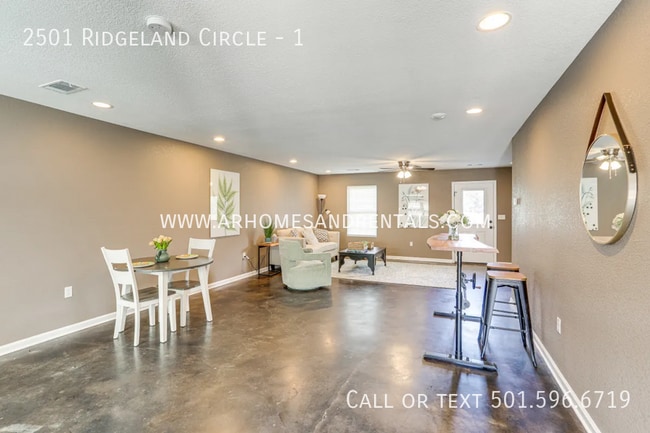 Foto del edificio - 2501 Ridgeland Cir