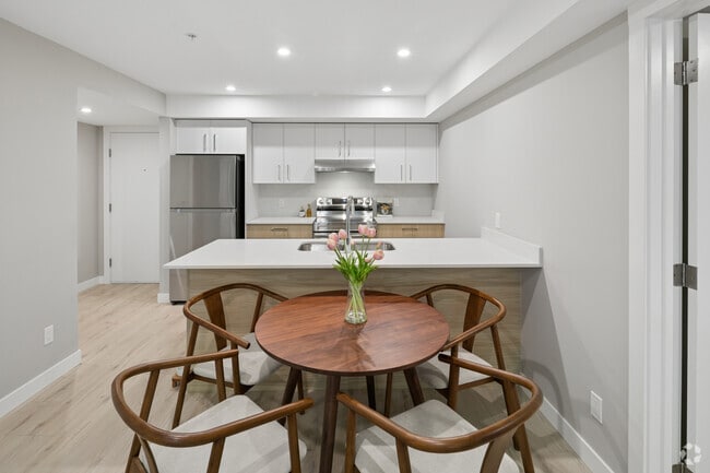 2BR, 2BA - 705SF - Dining Area - Skyside Residences