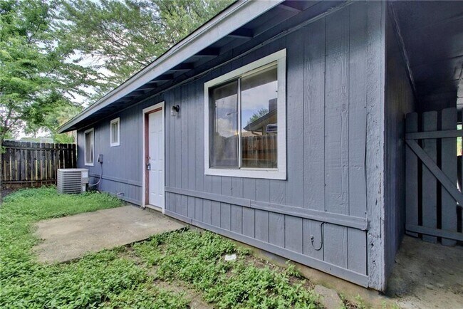 Building Photo - 2311 Teri Rd