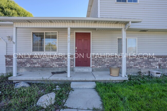 Building Photo - 2033 W 410 S