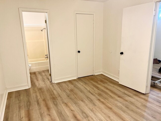 Building Photo - 1 Bed/1 Bath for Rent Near Downtown Brandon!