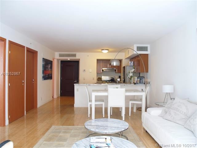 Building Photo - 9499 Collins Ave