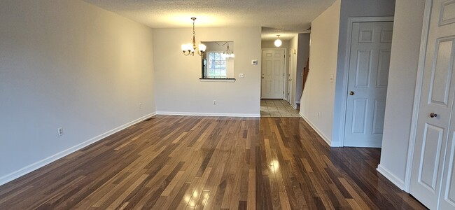 Building Photo - 95 Berkshire Oval