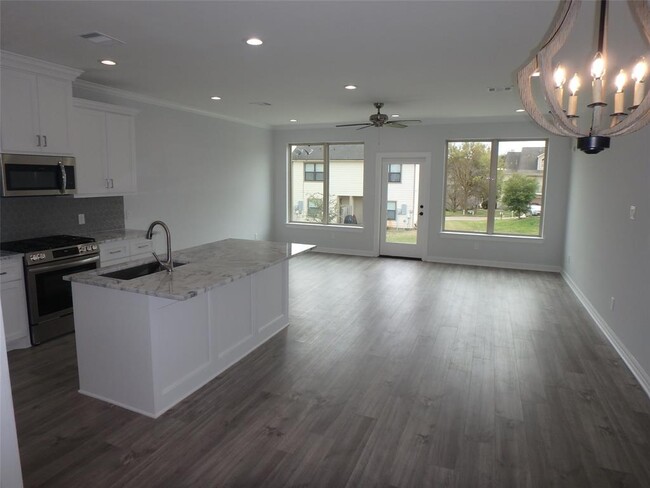 Building Photo - 130 Capetown Cir