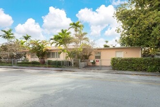 Building Photo - 101 SW 24th Ave