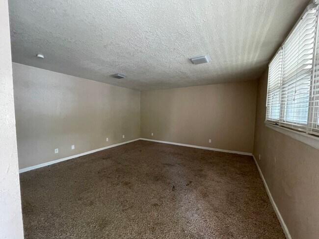 Foto del edificio - WALK TO STADIUM! CLOSE TO CAMPUS!