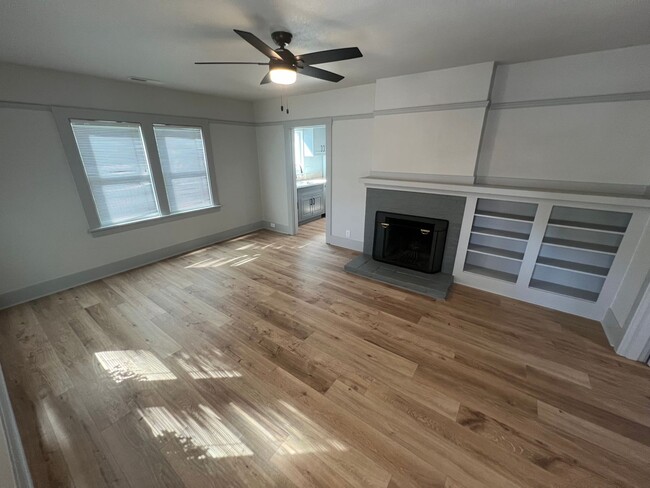Building Photo - 2356 Gabriel Avenue