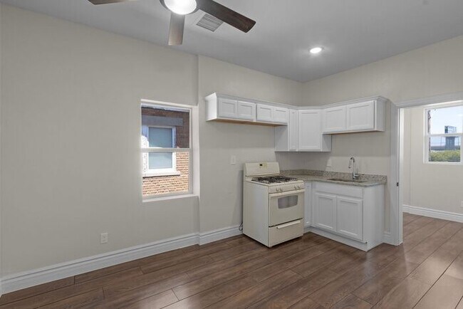 Foto del edificio - Be the First to Live in This Fully Renovat...
