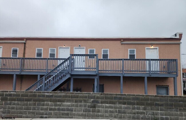 Building Photo - 118 S Main St