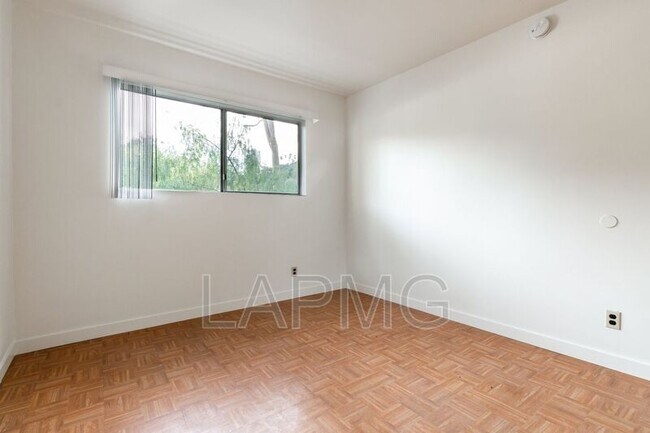 Foto del edificio - 4909 Sycamore Terrace