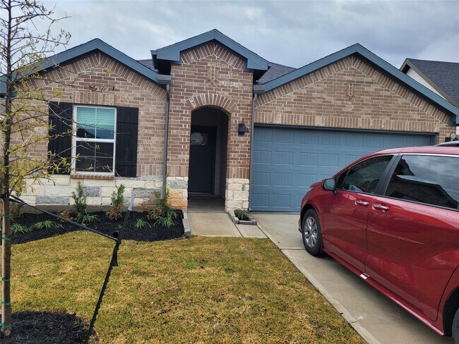 Foto del edificio - 4947 Oakwood Dr