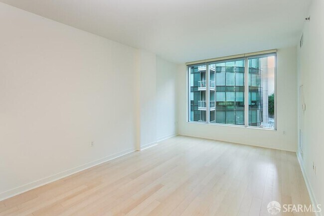Foto del edificio - 318 Spear St