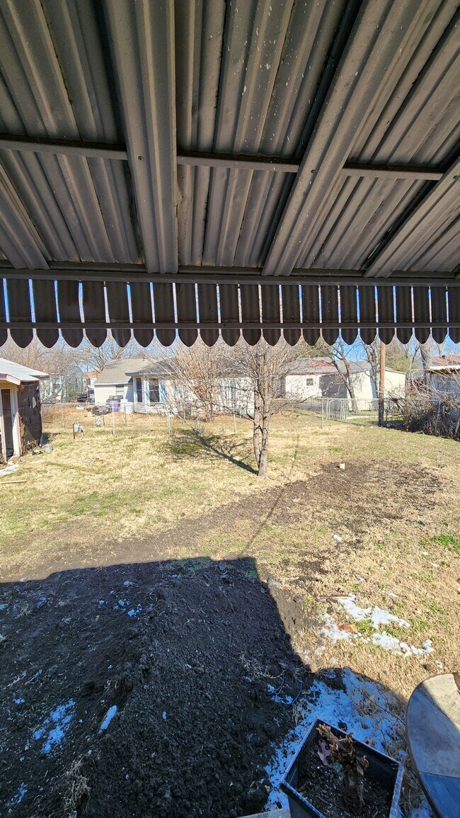 Building Photo - 1613 James Dr