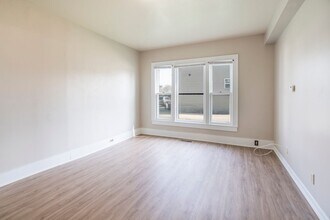 Building Photo - 2110 College St
