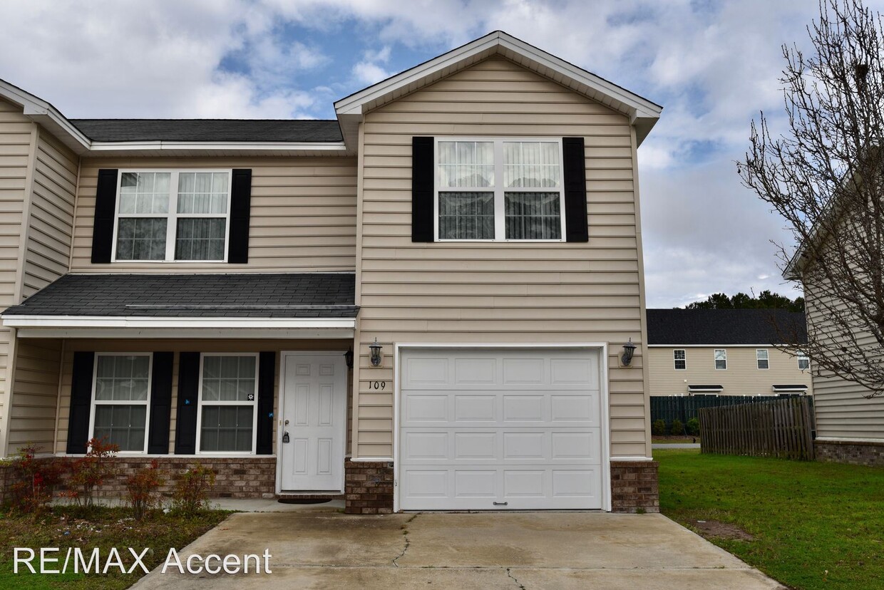 Primary Photo - 3 br, 2.5 bath House - 109 Aubrey Trail