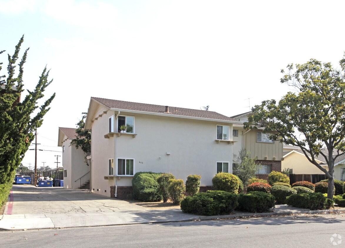 Primary Photo - 653 Kirkland Dr