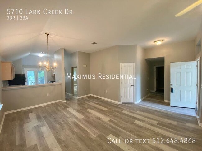Foto del edificio - 5710 Lark Creek Dr