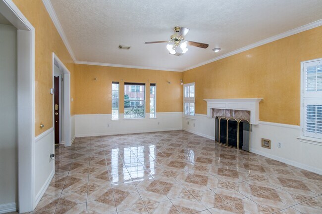 Foto del edificio - 6218 Summerville Ln