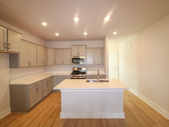 Building Photo - April Special Promotion...Discounted Rent ...